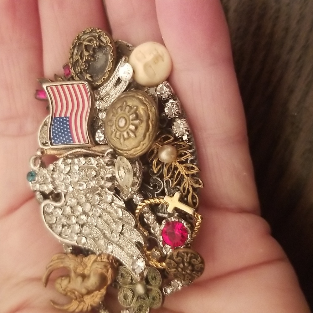 Patriotic Brooch made by artist - Picture 4 of 7